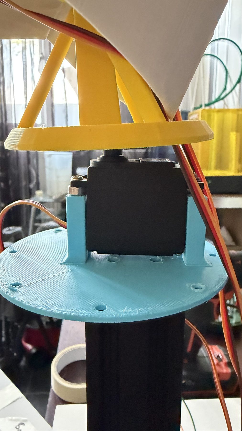 Before: head connected directly to the servo