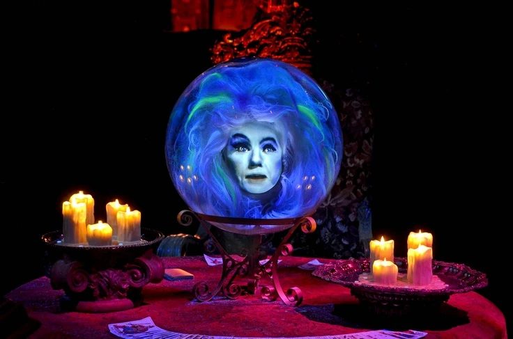 Madame Leota or the singing busts, Haunted Mansion